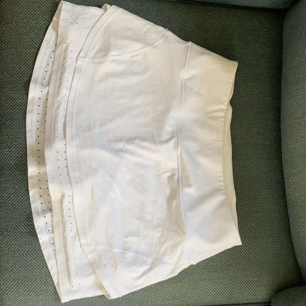 *NEVER WORN-BRAND NEW* Athleta white skort